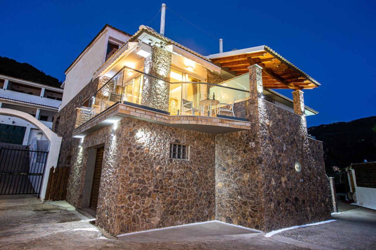 Black Rocks Family, Luxury Seafront Beach Maisonette อากิออส กอร์ดิออส ภายนอก รูปภาพ