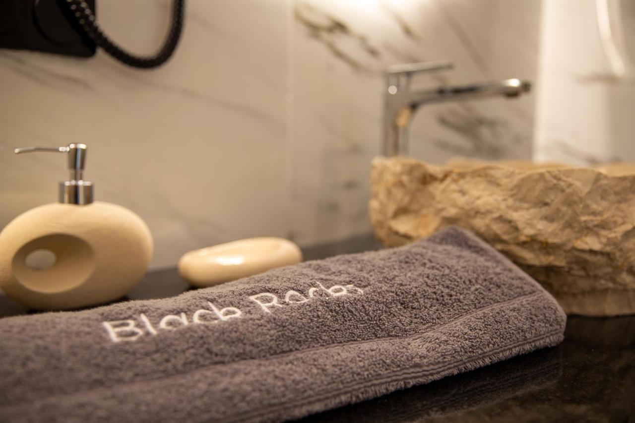 Black Rocks Family, Luxury Seafront Beach Maisonette อากิออส กอร์ดิออส ภายนอก รูปภาพ