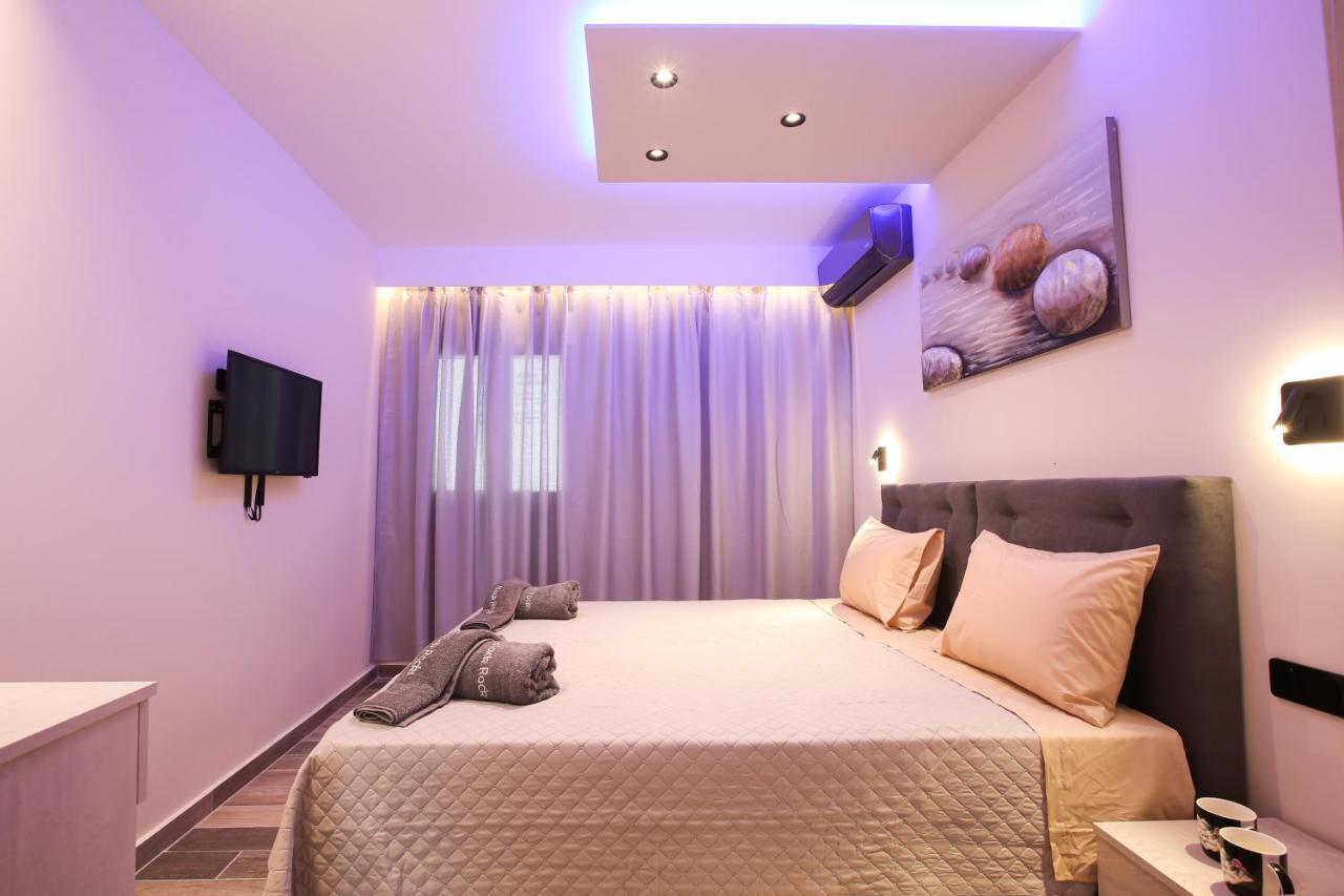 Black Rocks Family, Luxury Seafront Beach Maisonette อากิออส กอร์ดิออส ภายนอก รูปภาพ
