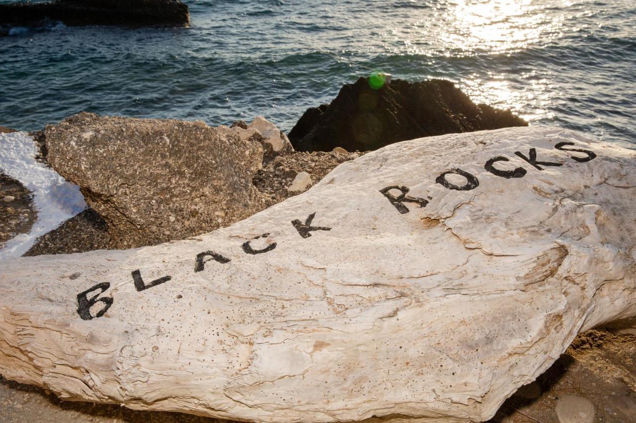 Black Rocks Family, Luxury Seafront Beach Maisonette อากิออส กอร์ดิออส ภายนอก รูปภาพ