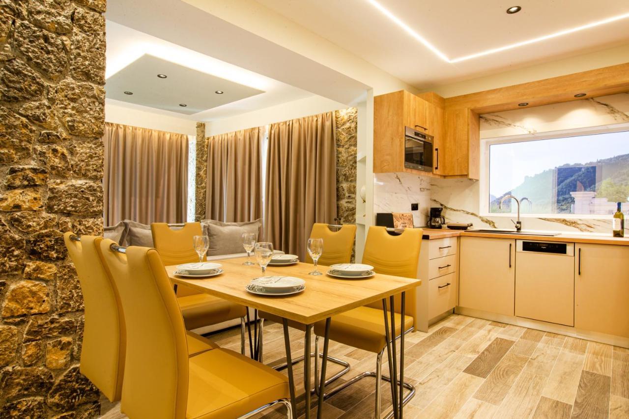 Black Rocks Family, Luxury Seafront Beach Maisonette อากิออส กอร์ดิออส ภายนอก รูปภาพ